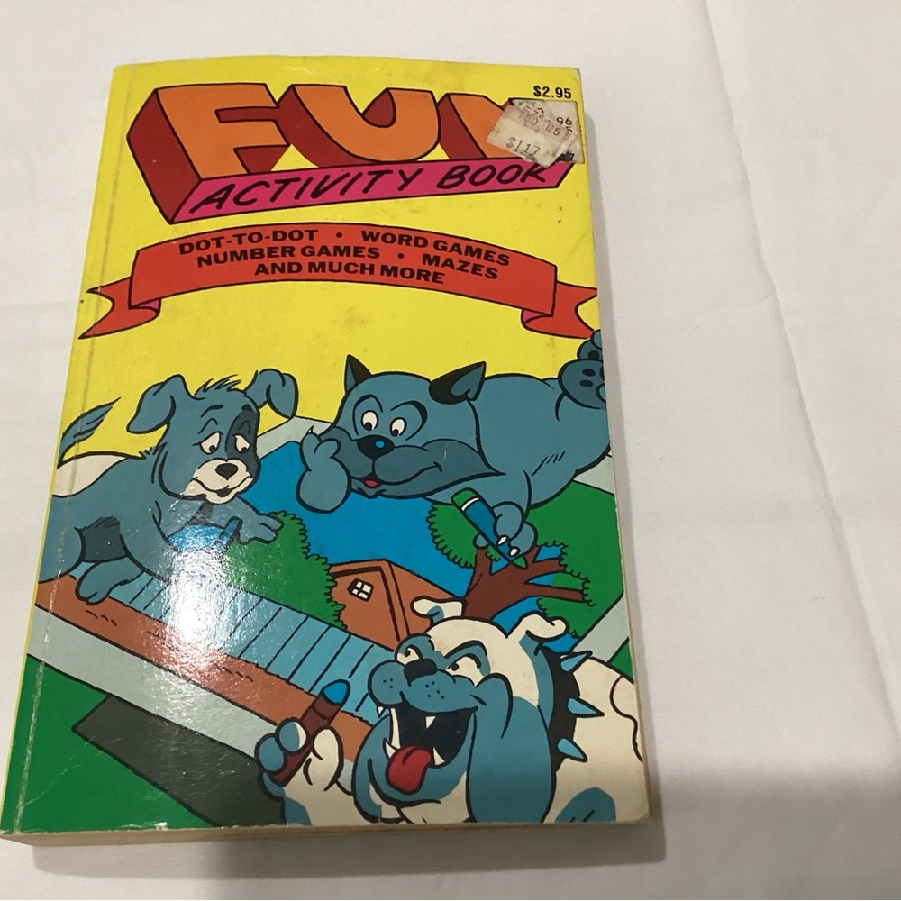 FUN ACTIVITY BOOK vintage 1983. Modern publishing.  USED